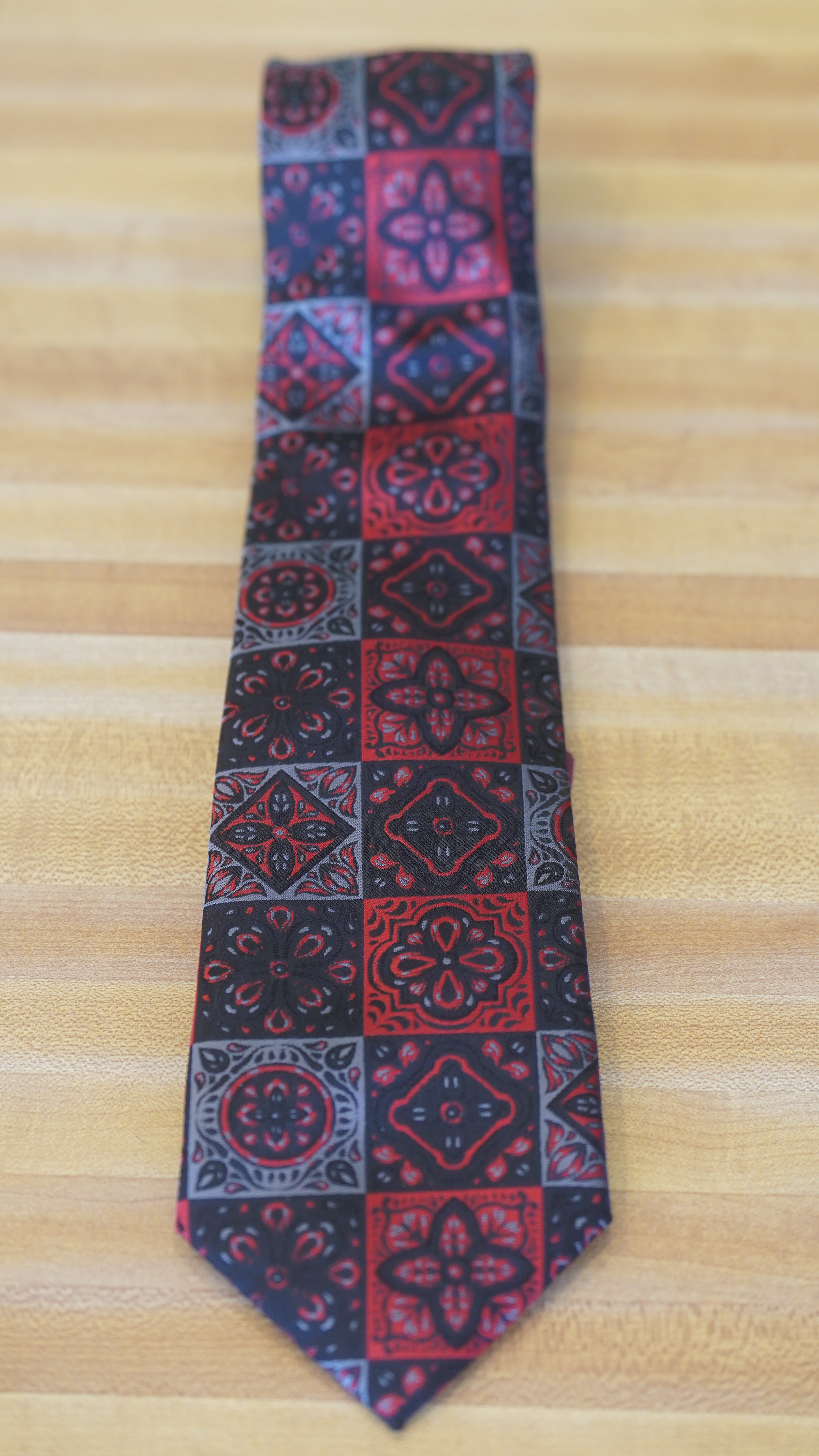 Tie _ Black & Red