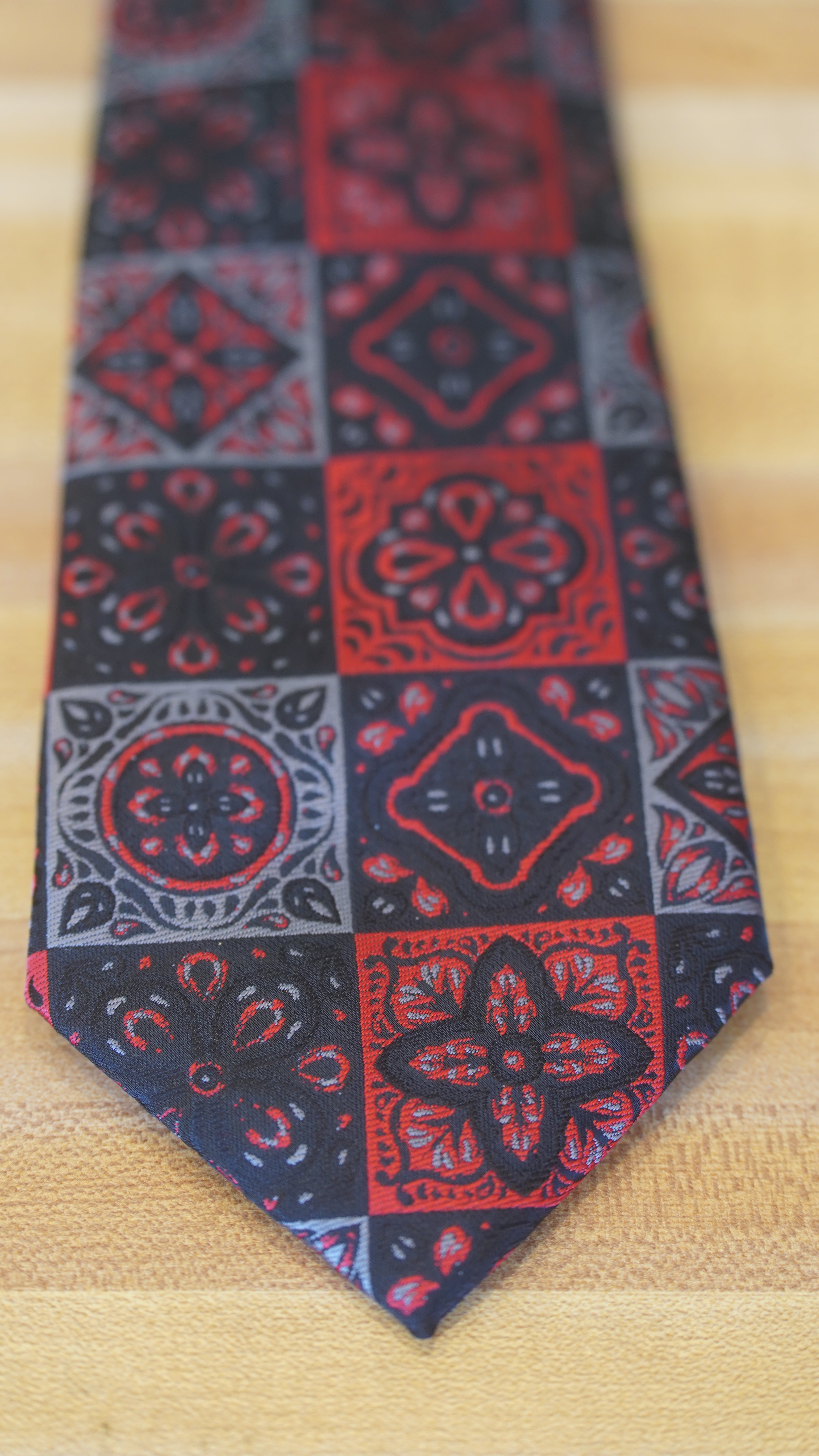 Tie _ Black & Red