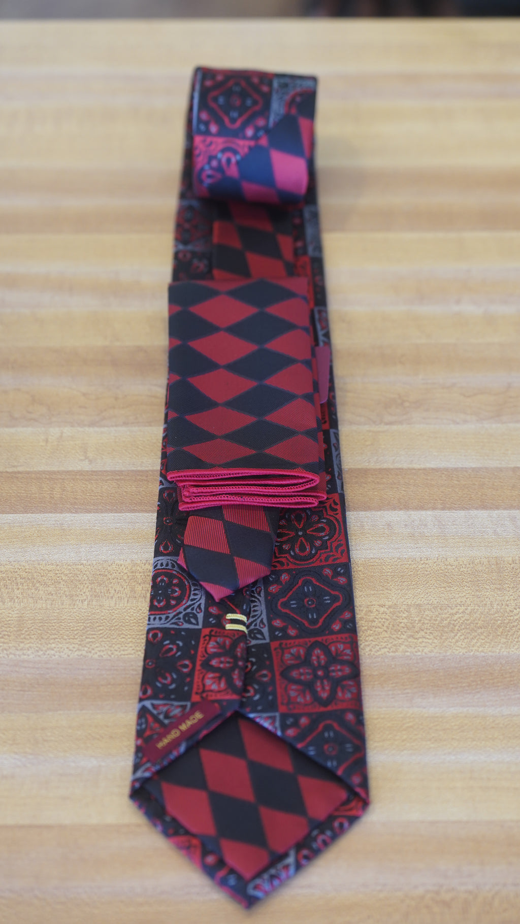 Tie _ Black & Red