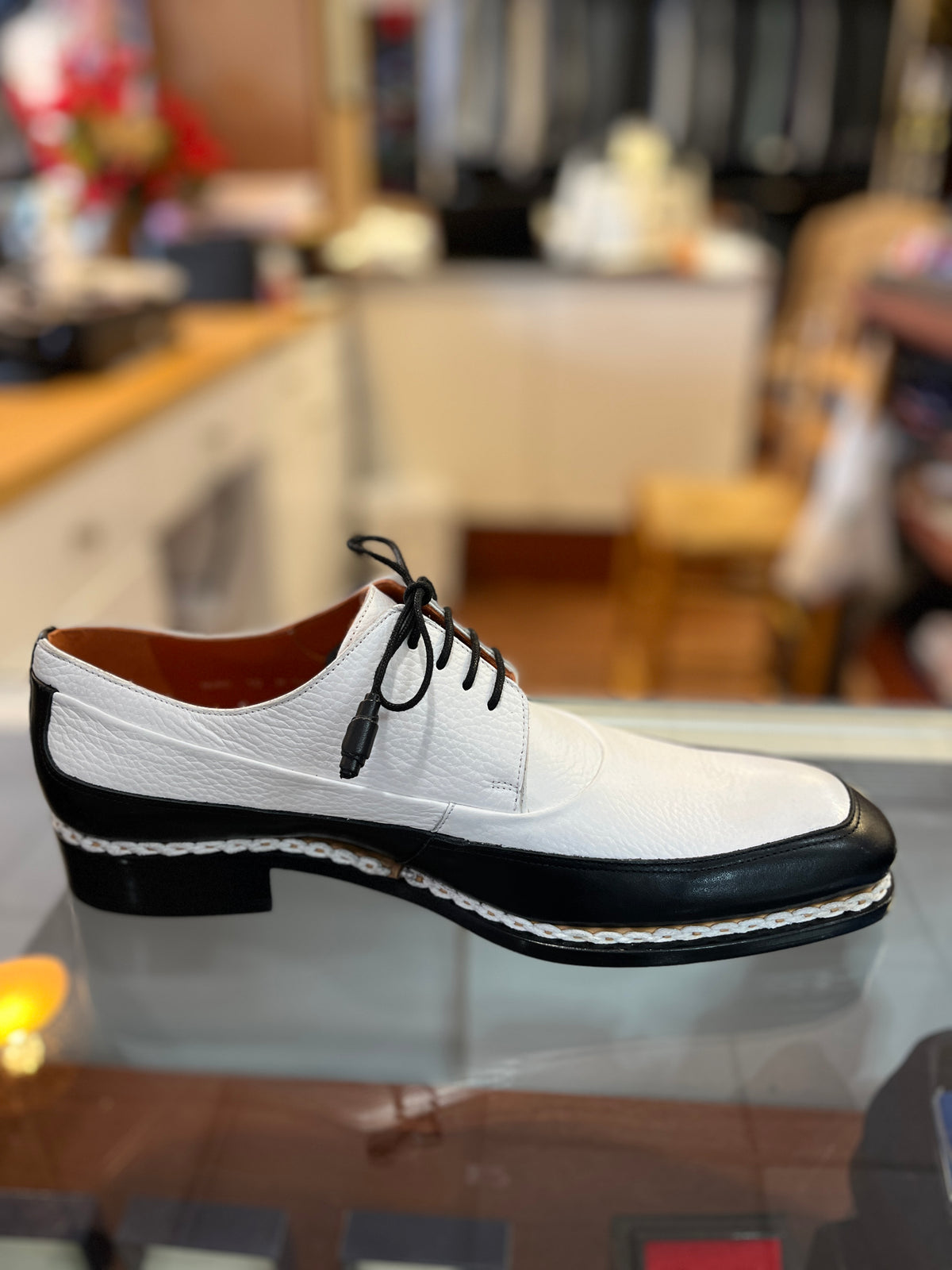 Mezlan Muro Two-tone Derby Show